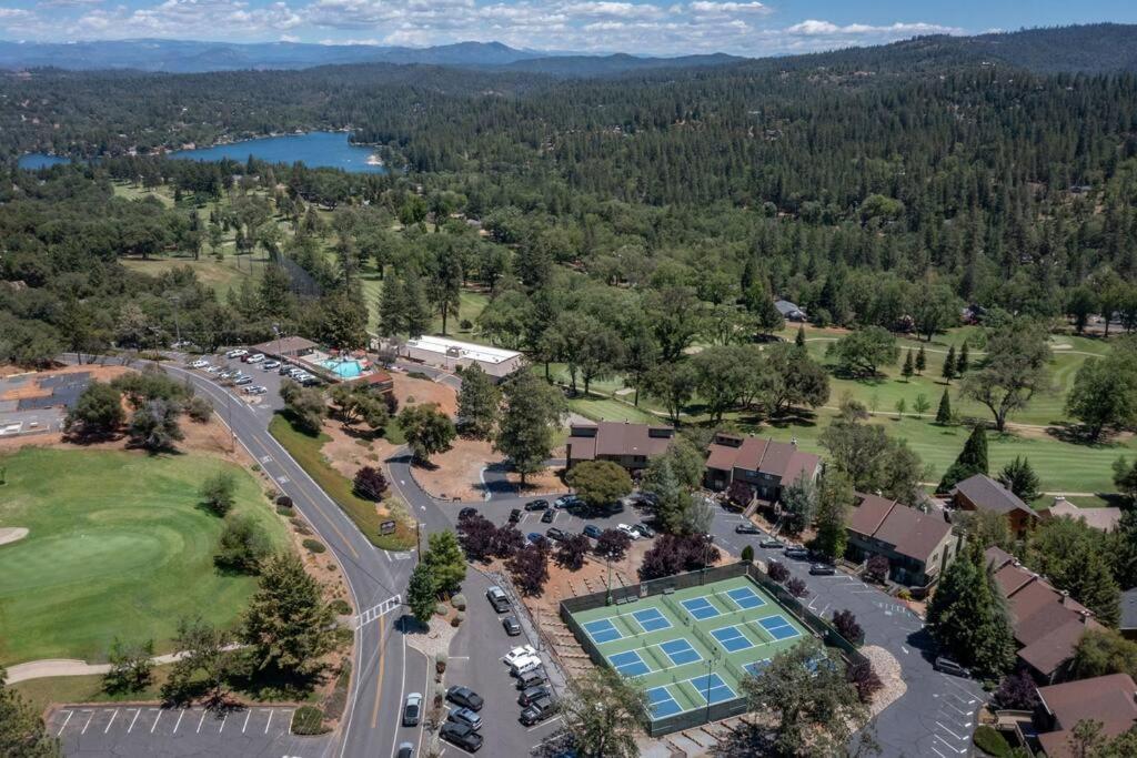 New Luxury Lake House In Pine Mountain Lake Close To Yosemite! Perfect For All Seasons! Great For Retreats, Getaways, Celebrations, And More! โกรฟแลนด์ ภายนอก รูปภาพ