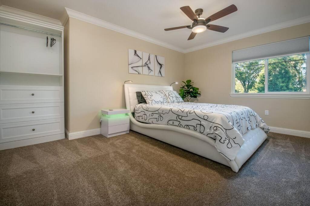 New Luxury Lake House In Pine Mountain Lake Close To Yosemite! Perfect For All Seasons! Great For Retreats, Getaways, Celebrations, And More! โกรฟแลนด์ ภายนอก รูปภาพ