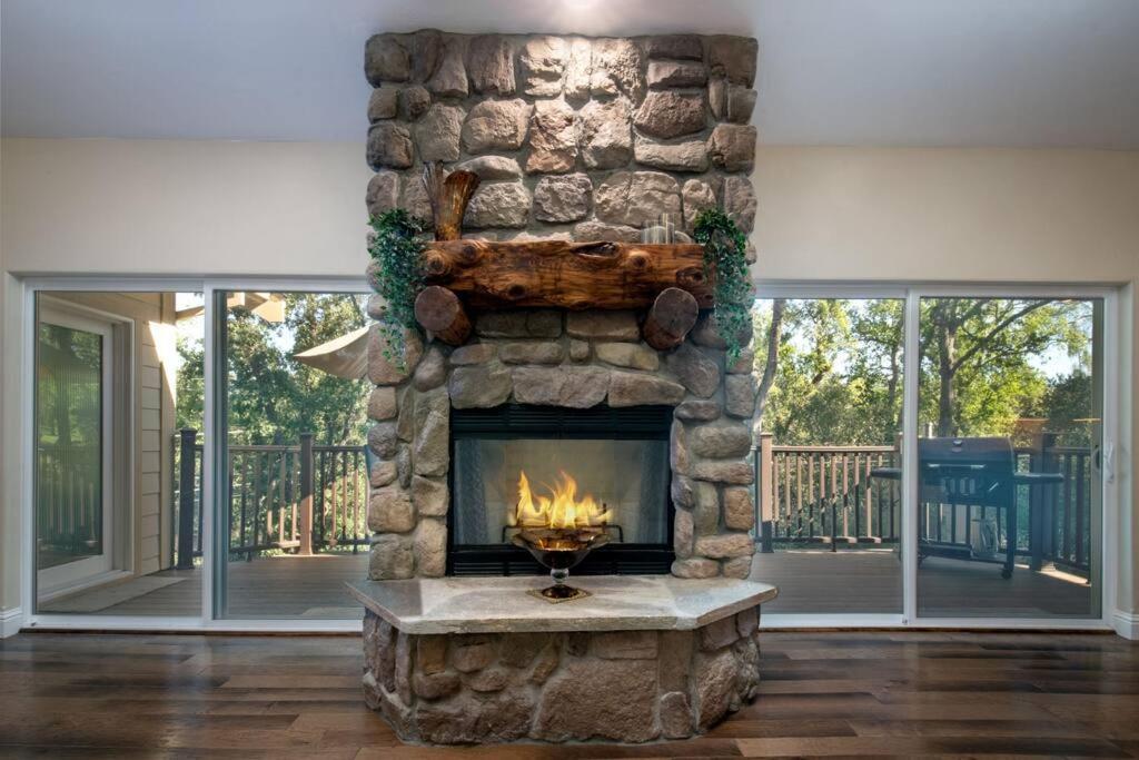 New Luxury Lake House In Pine Mountain Lake Close To Yosemite! Perfect For All Seasons! Great For Retreats, Getaways, Celebrations, And More! โกรฟแลนด์ ภายนอก รูปภาพ