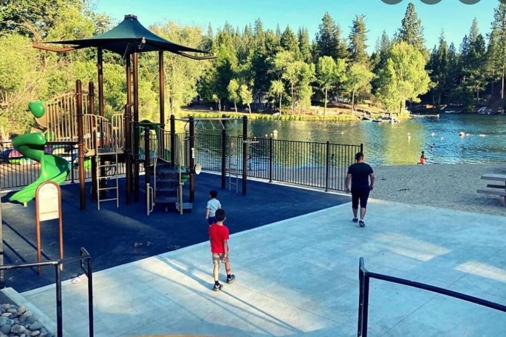 New Luxury Lake House In Pine Mountain Lake Close To Yosemite! Perfect For All Seasons! Great For Retreats, Getaways, Celebrations, And More! โกรฟแลนด์ ภายนอก รูปภาพ
