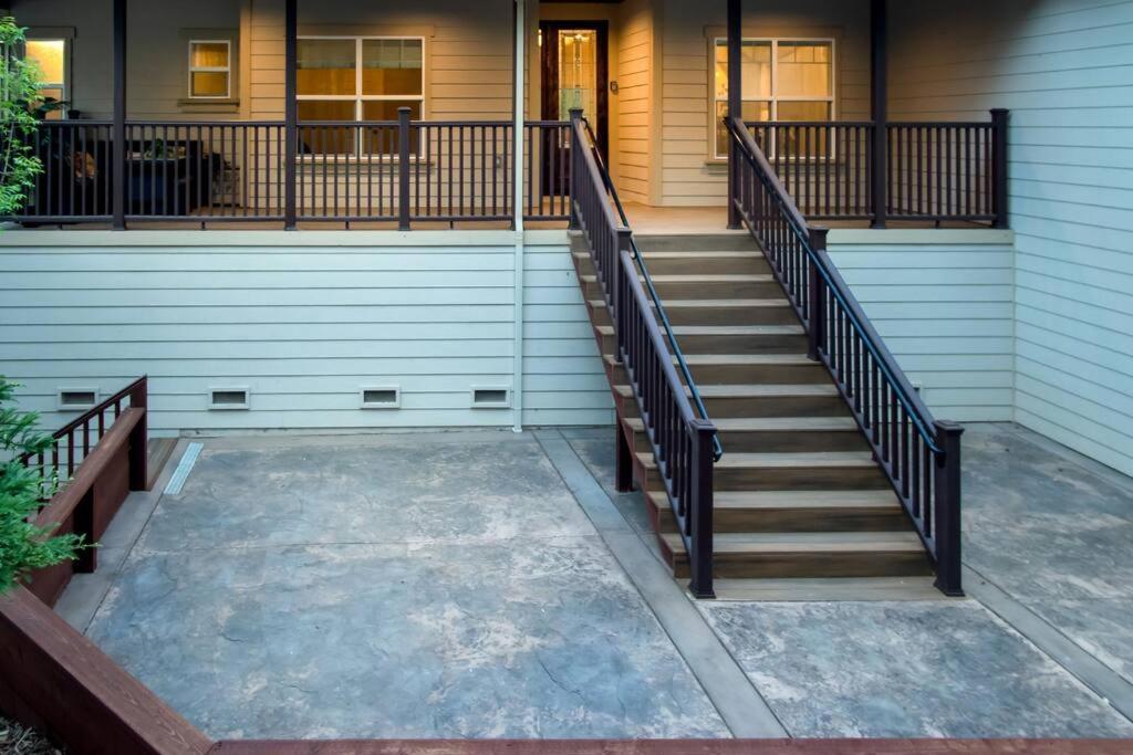 New Luxury Lake House In Pine Mountain Lake Close To Yosemite! Perfect For All Seasons! Great For Retreats, Getaways, Celebrations, And More! โกรฟแลนด์ ภายนอก รูปภาพ