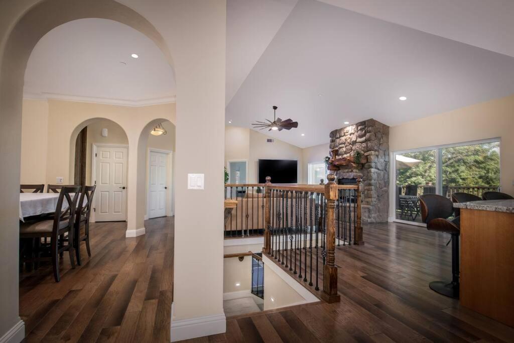 New Luxury Lake House In Pine Mountain Lake Close To Yosemite! Perfect For All Seasons! Great For Retreats, Getaways, Celebrations, And More! โกรฟแลนด์ ภายนอก รูปภาพ