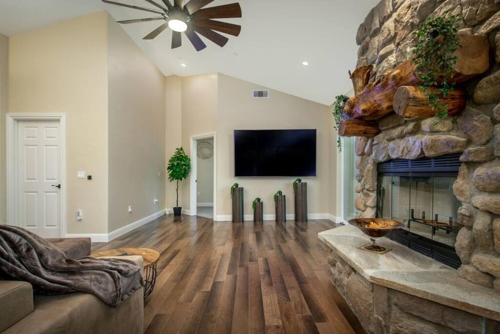 New Luxury Lake House In Pine Mountain Lake Close To Yosemite! Perfect For All Seasons! Great For Retreats, Getaways, Celebrations, And More! โกรฟแลนด์ ภายนอก รูปภาพ