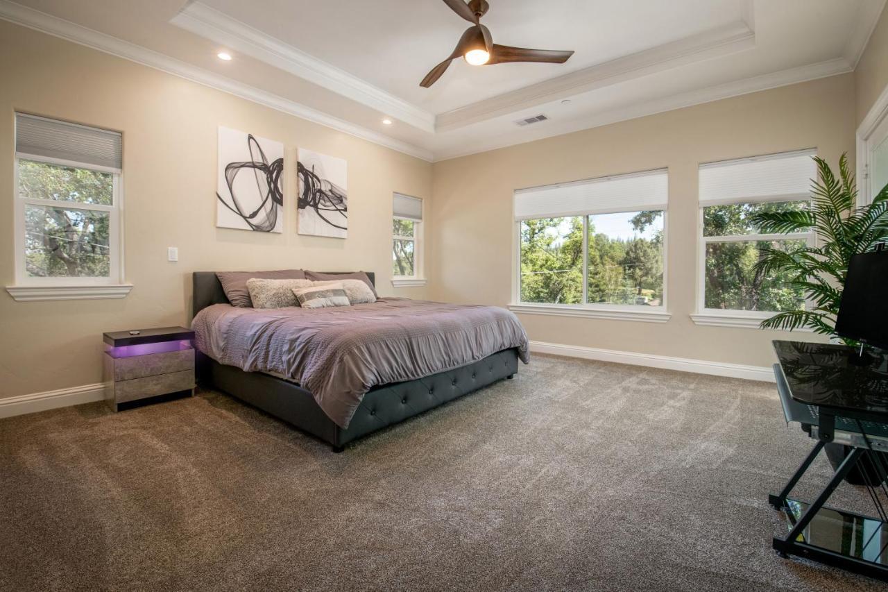New Luxury Lake House In Pine Mountain Lake Close To Yosemite! Perfect For All Seasons! Great For Retreats, Getaways, Celebrations, And More! โกรฟแลนด์ ภายนอก รูปภาพ